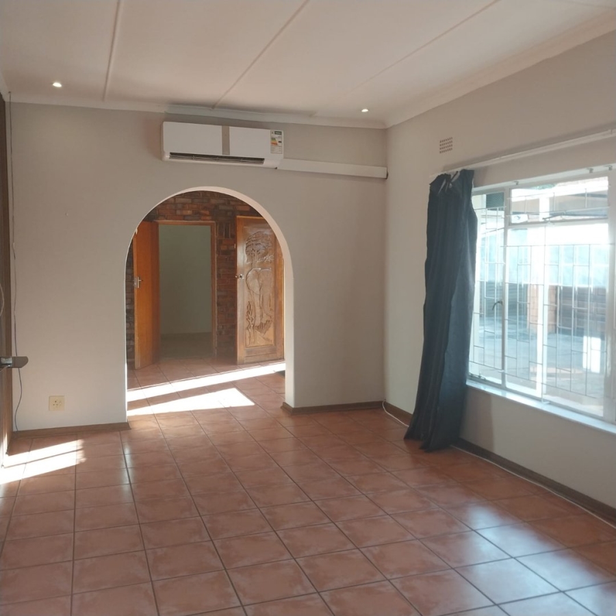 3 Bedroom Property for Sale in Rhodesdene Northern Cape